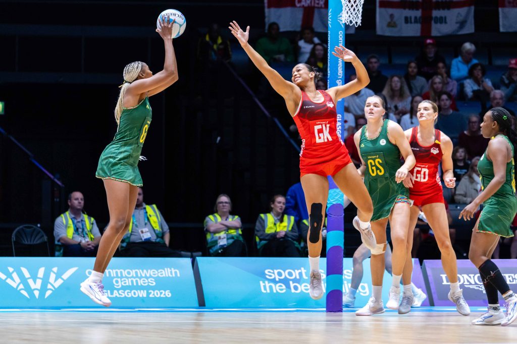 ENGLAND DEFEAT SOUTH AFRICA AND DENY THEM SEMI FINAL SPOT